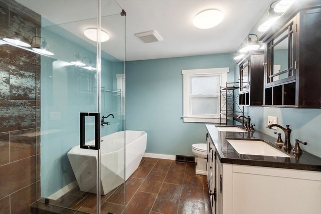 7 Lindsay Rd, Billerica, MA 01821