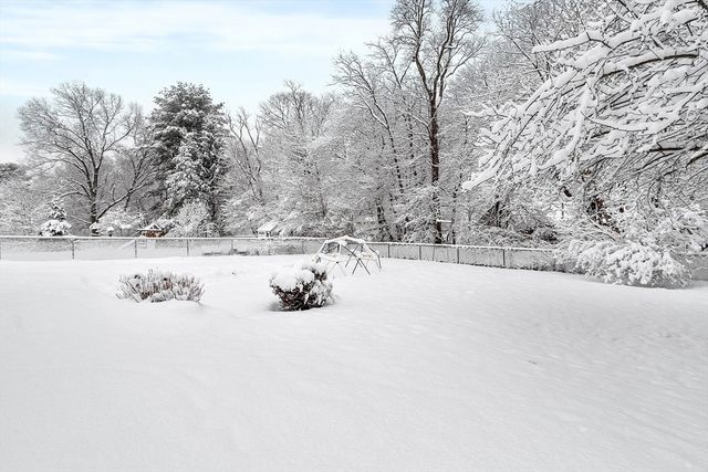 7 Lindsay Rd, Billerica, MA 01821