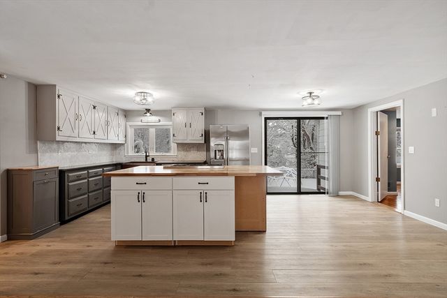 7 Lindsay Rd, Billerica, MA 01821