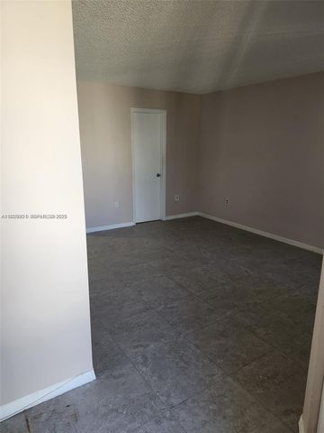 665 NW 85th Pl 10-212, Miami, FL 33126