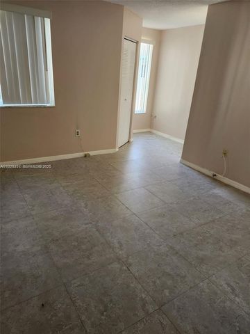 665 NW 85th Pl 10-212, Miami, FL 33126