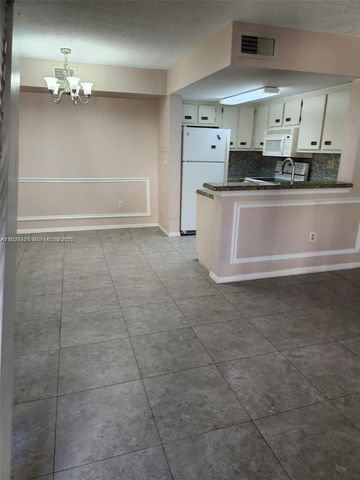 665 NW 85th Pl 10-212, Miami, FL 33126