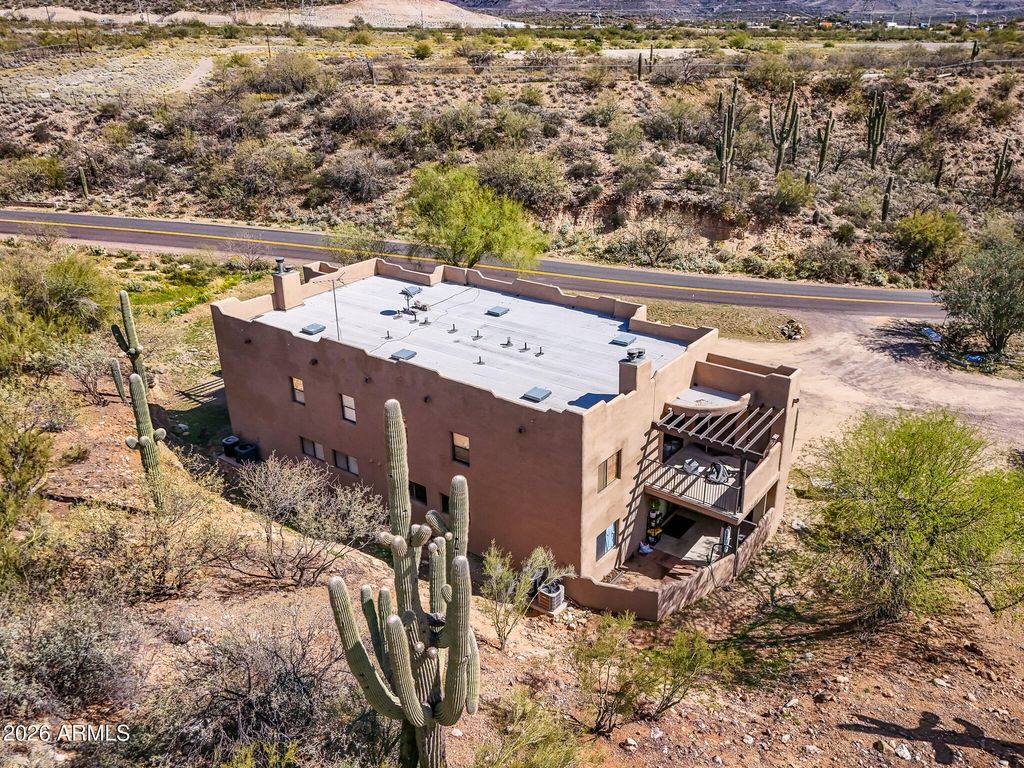 Image 11 of property listing at 32776 S MAGGIE MINE Road, Black Canyon City, AZ 85324