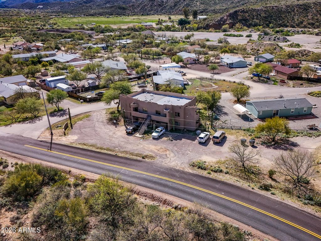 Image 4 of property listing at 32776 S MAGGIE MINE Road, Black Canyon City, AZ 85324