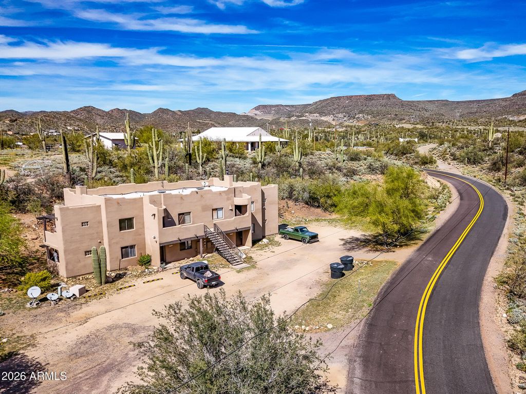 Image 5 of property listing at 32776 S MAGGIE MINE Road, Black Canyon City, AZ 85324