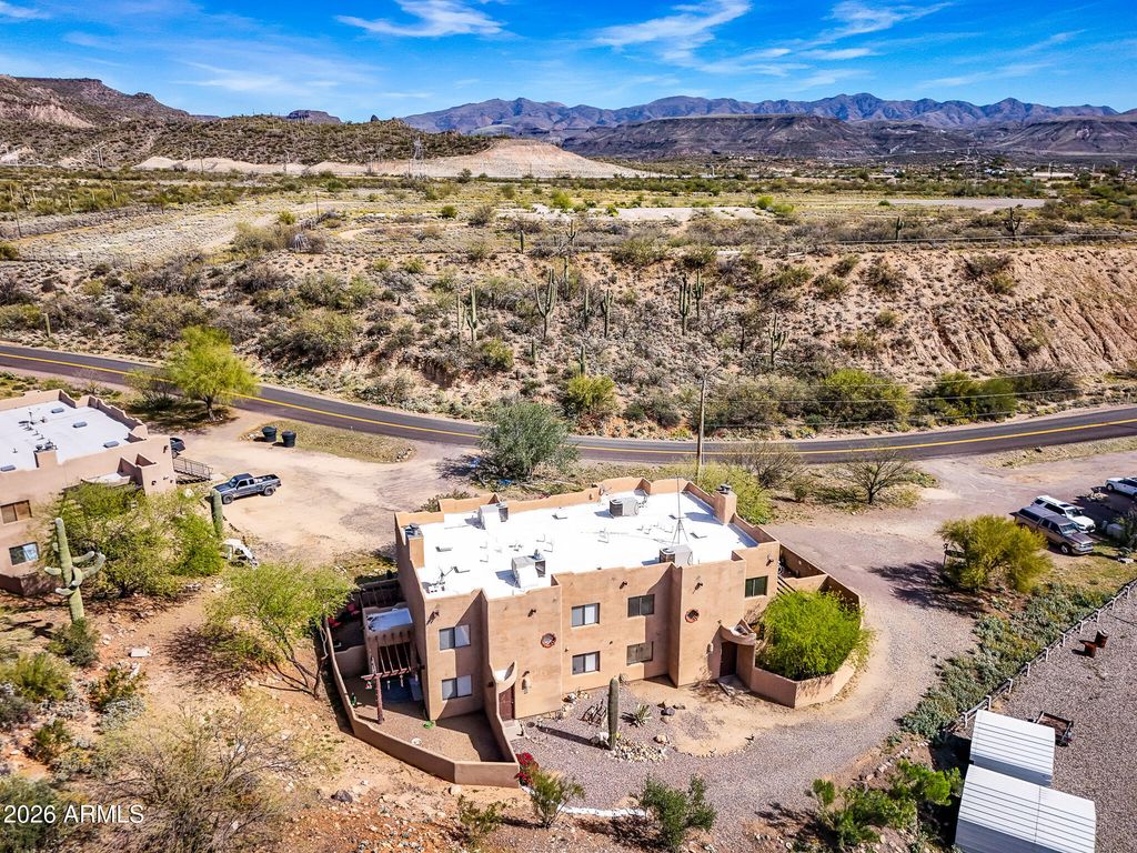 Image 6 of property listing at 32776 S MAGGIE MINE Road, Black Canyon City, AZ 85324