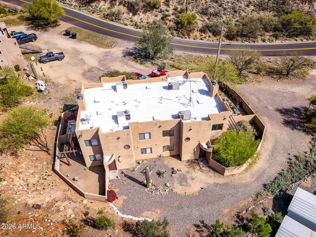 Image 9 of property listing at 32776 S MAGGIE MINE Road, Black Canyon City, AZ 85324