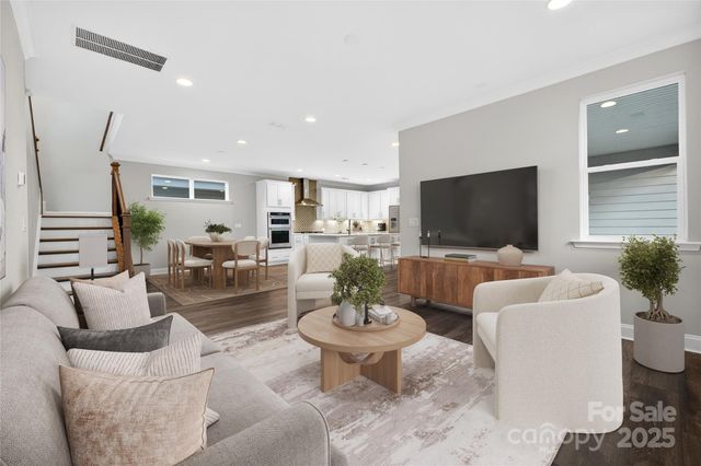 15605 Northcross Drive, Huntersville, NC 28078