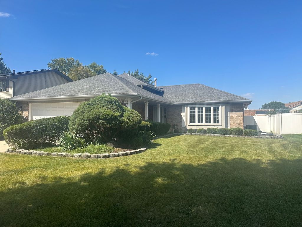 6828 Westview Drive, Oak Forest, IL 60452