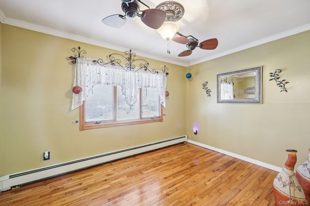 31 Circle Lane, Bay Shore, NY 11706
