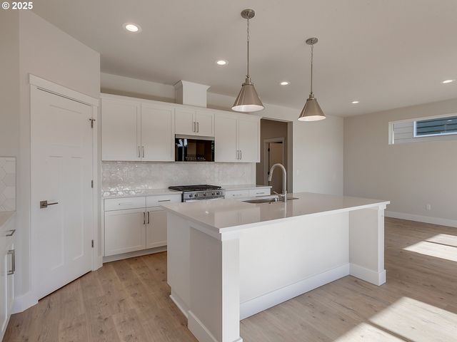 13858 Sw 174th Ave, Tigard, OR 97140