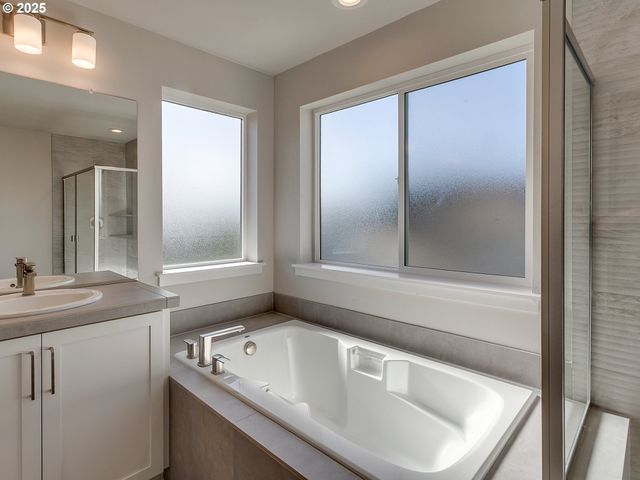 13858 Sw 174th Ave, Tigard, OR 97140