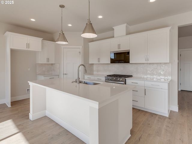 13858 Sw 174th Ave, Tigard, OR 97140