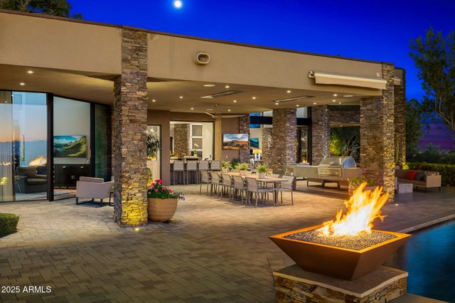 5630 E ROCKRIDGE Road, Phoenix, AZ 85018