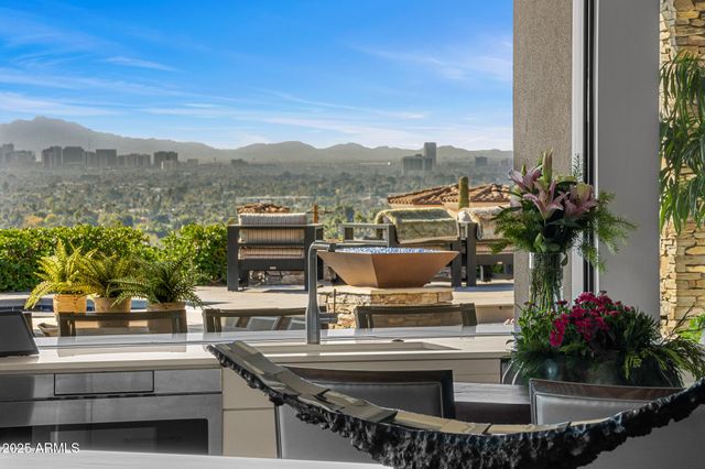 5630 E ROCKRIDGE Road, Phoenix, AZ 85018