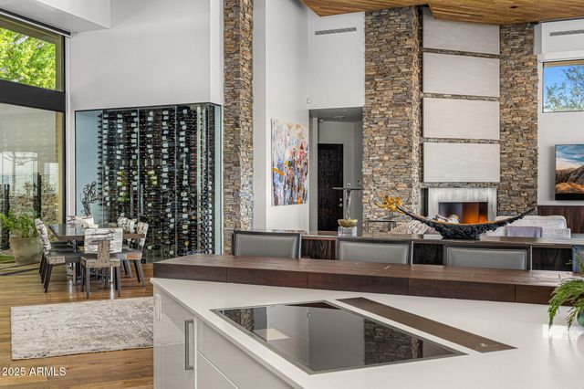 5630 E ROCKRIDGE Road, Phoenix, AZ 85018