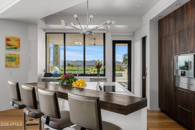 5630 E ROCKRIDGE Road, Phoenix, AZ 85018