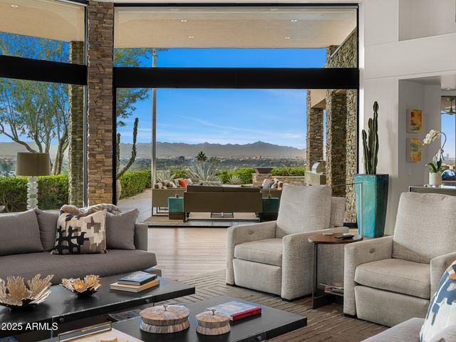 5630 E ROCKRIDGE Road, Phoenix, AZ 85018