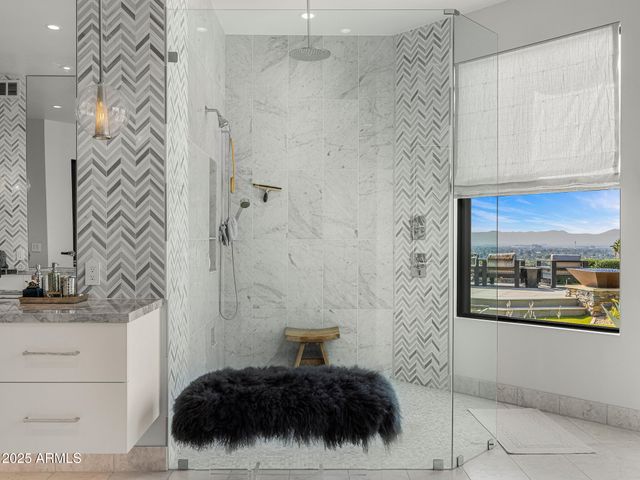 5630 E ROCKRIDGE Road, Phoenix, AZ 85018