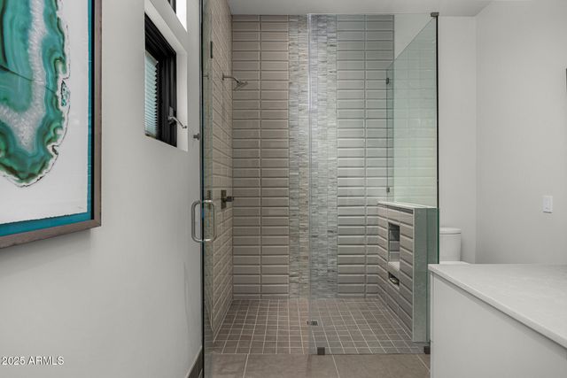 5630 E ROCKRIDGE Road, Phoenix, AZ 85018