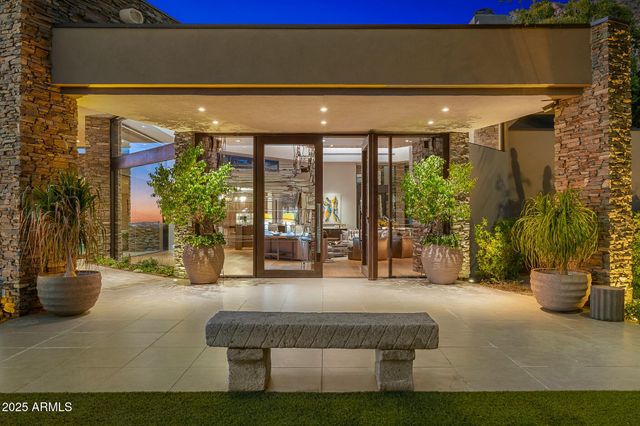 5630 E ROCKRIDGE Road, Phoenix, AZ 85018