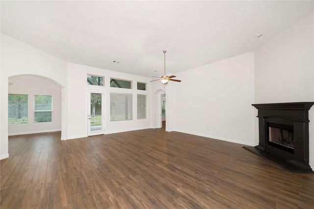 10243 S Goshawk Trail, Conroe, TX 77385
