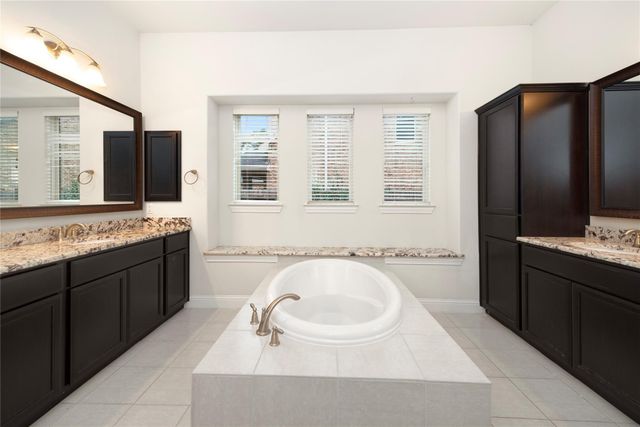 10243 S Goshawk Trail, Conroe, TX 77385