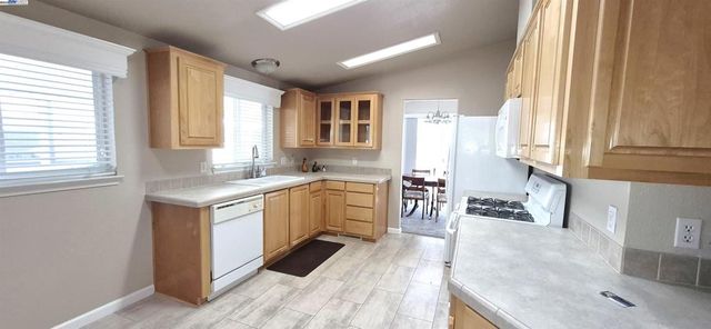 3263 Vineyard Ave, Pleasanton, CA 94566