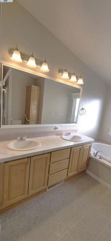 3263 Vineyard Ave, Pleasanton, CA 94566