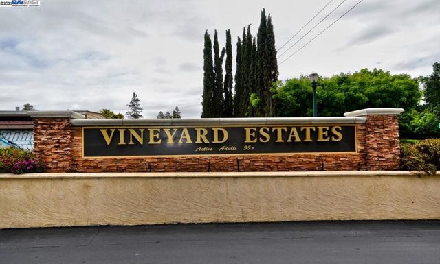 3263 Vineyard Ave, Pleasanton, CA 94566