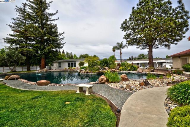 3263 Vineyard Ave, Pleasanton, CA 94566