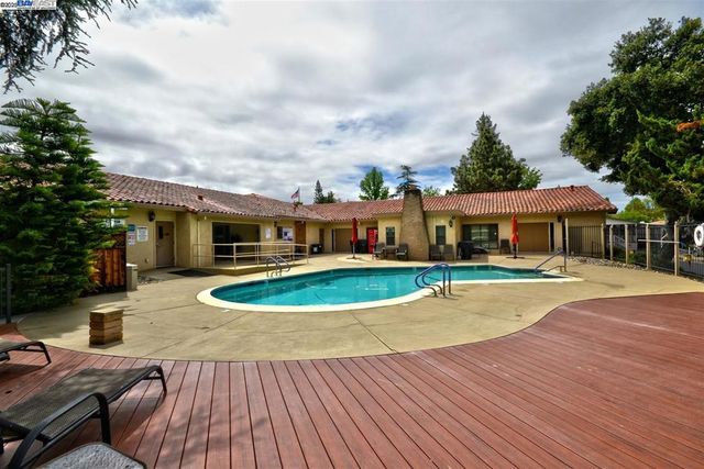 3263 Vineyard Ave, Pleasanton, CA 94566