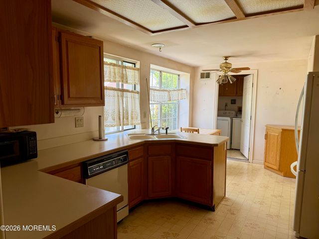 925B Liverpool Circle b, Manchester, NJ 08759