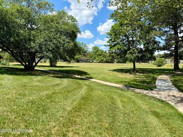 925B Liverpool Circle b, Manchester, NJ 08759