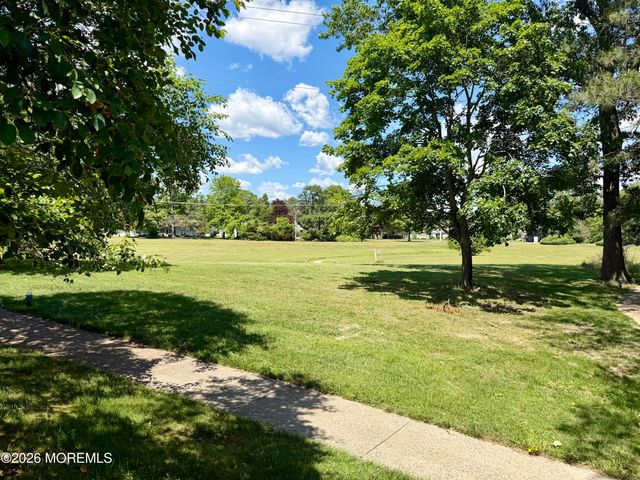 925B Liverpool Circle b, Manchester, NJ 08759