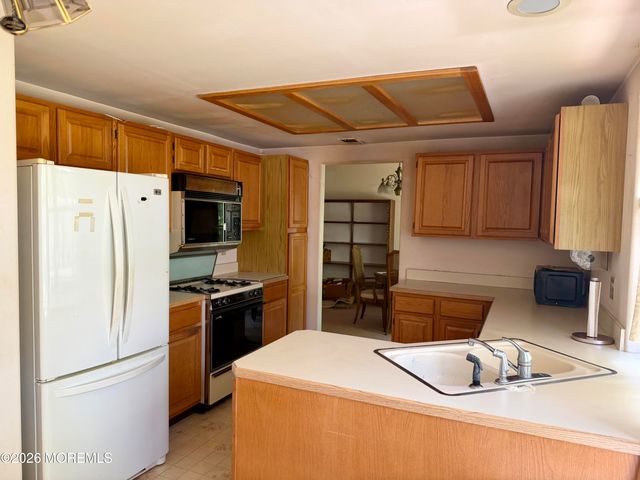 925B Liverpool Circle b, Manchester, NJ 08759