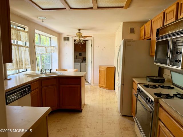 925B Liverpool Circle b, Manchester, NJ 08759