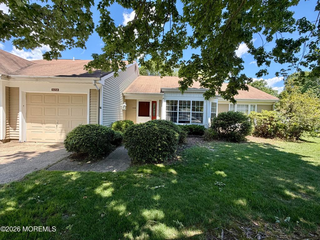 925B Liverpool Circle b, Manchester, NJ 08759