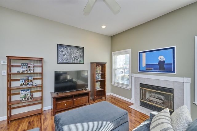 1014 Gazebo Circle 1014, Reading, MA 01867