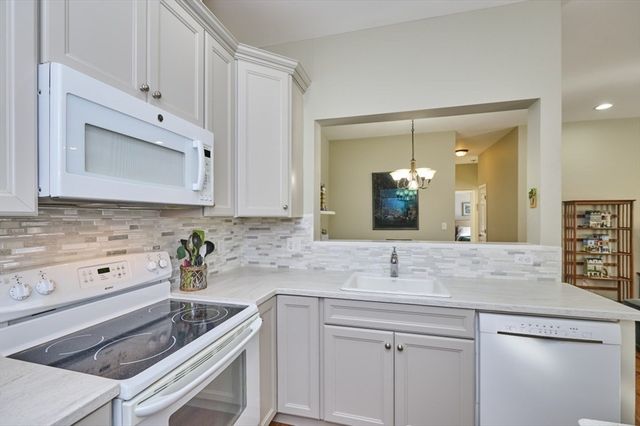 1014 Gazebo Circle 1014, Reading, MA 01867