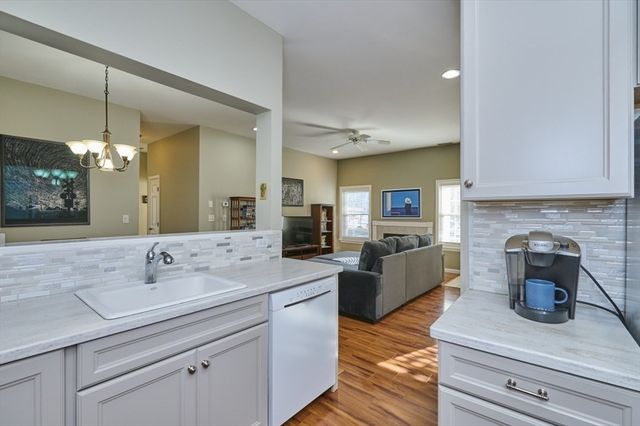 1014 Gazebo Circle 1014, Reading, MA 01867