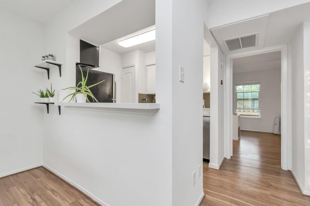 3224 Timmons Lane 136, Houston, TX 77027