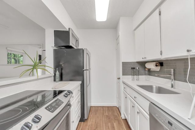 3224 Timmons Lane 136, Houston, TX 77027