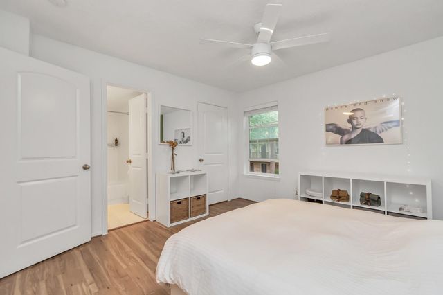 3224 Timmons Lane 136, Houston, TX 77027