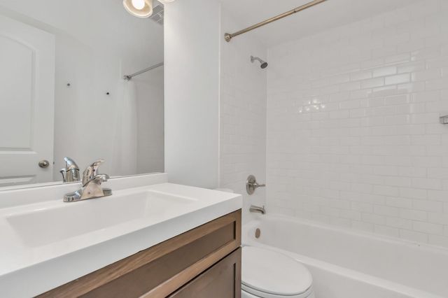 3224 Timmons Lane 136, Houston, TX 77027