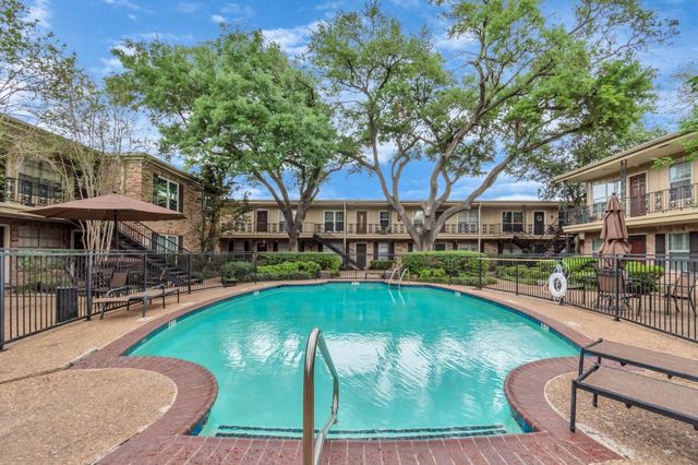 3224 Timmons Lane 136, Houston, TX 77027