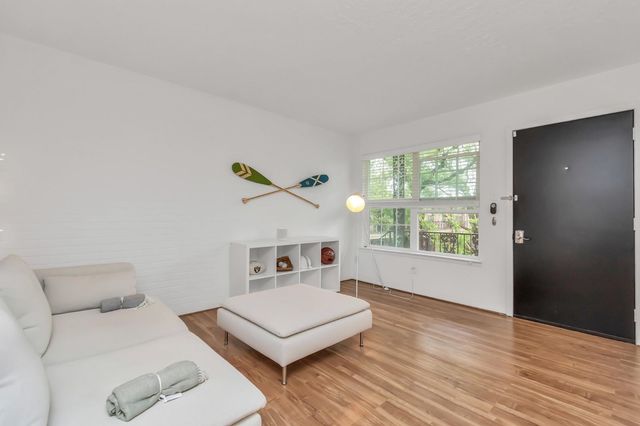 3224 Timmons Lane 136, Houston, TX 77027