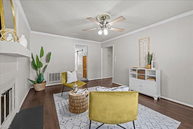 1829 Slalom DR, Virginia Beach, VA 23453