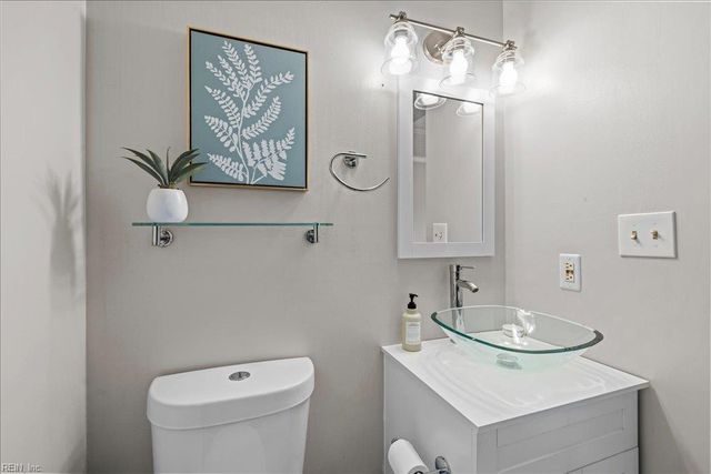 1829 Slalom DR, Virginia Beach, VA 23453