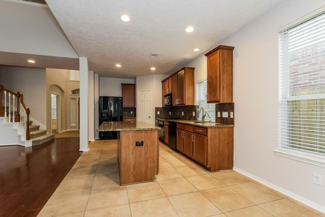 22 Frontera Circle, Spring, TX 77382